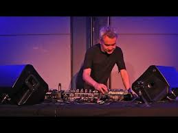dj Tomiie
